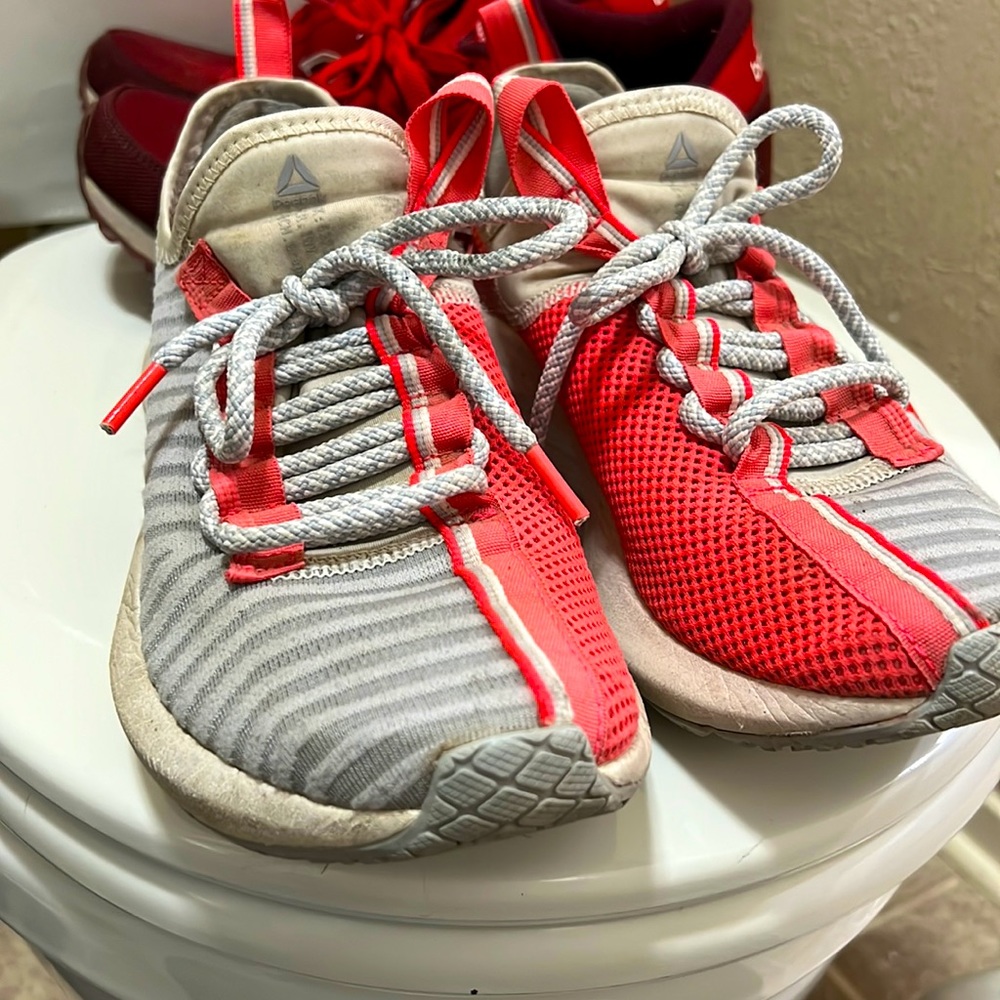 REEBOK SNEAKERS